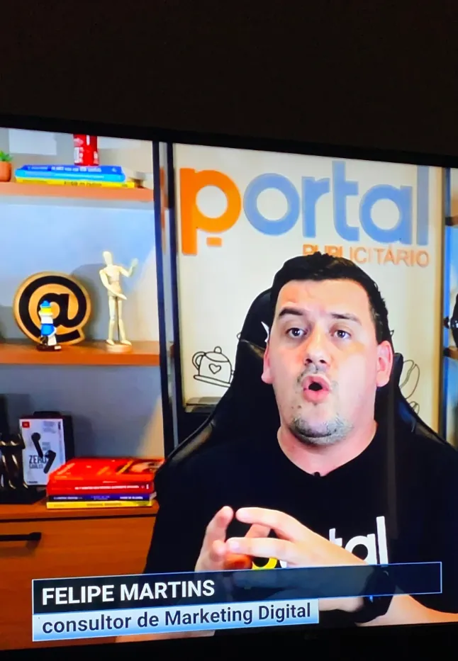 Felipe Martins em entrevista na TV