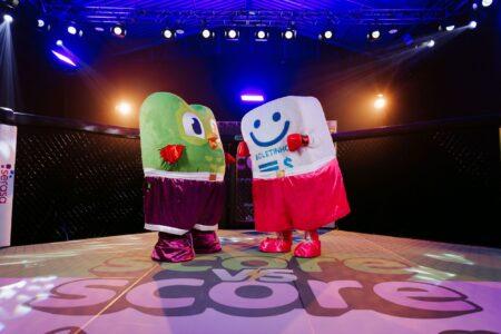 Duolingo e Serasa travam duelo bem-humorado com o tema “score” DUOLINGO E SERASA PORTAL PUBLICITARIO 1