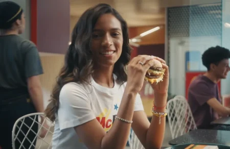Rayssa Leal chama atenção para o McDia Feliz 2025