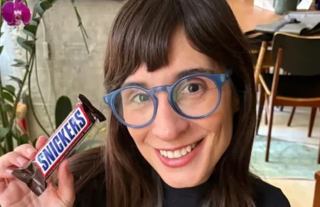 26. Snickers Camila Fremder