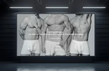 74. anuncio calvin klein microplasticos