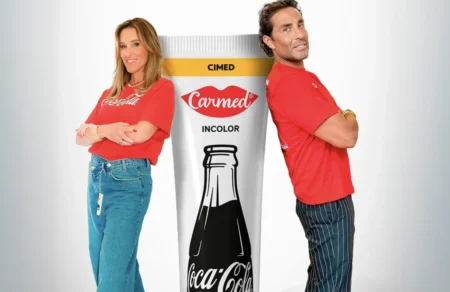 Carmed e Coca-Cola lançam hidratante labial exclusivo no The Town 104. carmed coca cola hidratante labial the town