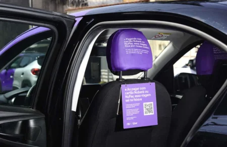 Nubank e Uber ativam parceria com carros roxos e desconto exclusivo 122. nubank uber desconto