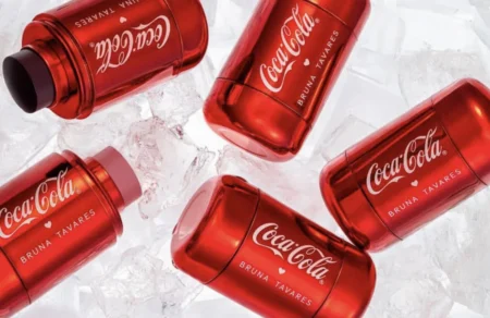 Bruna Tavares e Coca-Cola lançam collab com mais de 15 produtos 166. coca cola bruna tavares