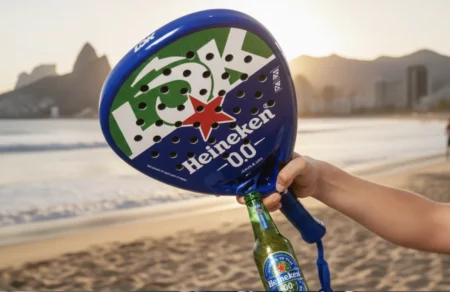 Heineken 0.0 e LÕK criam raquete com abridor de garrafas 04. heineken lok raquete abridor garrafas