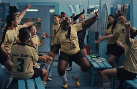 Dove faz comercial sobre a autoestima de meninas no Super Bowl 93. dove comercial autoestima meninas super bowl