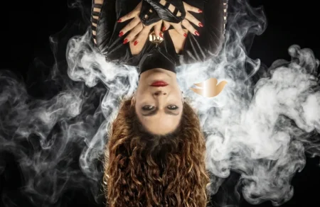 Dove traz de volta a vampira Natasha com Claudia Ohana