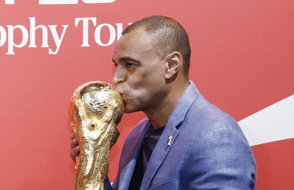 Tour da Taça Copa do Mundo chega ao Brasil com Coca-Cola