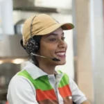 Burger King implementa fones com IA para saber se funcionários falam "por favor" e "obrigado"