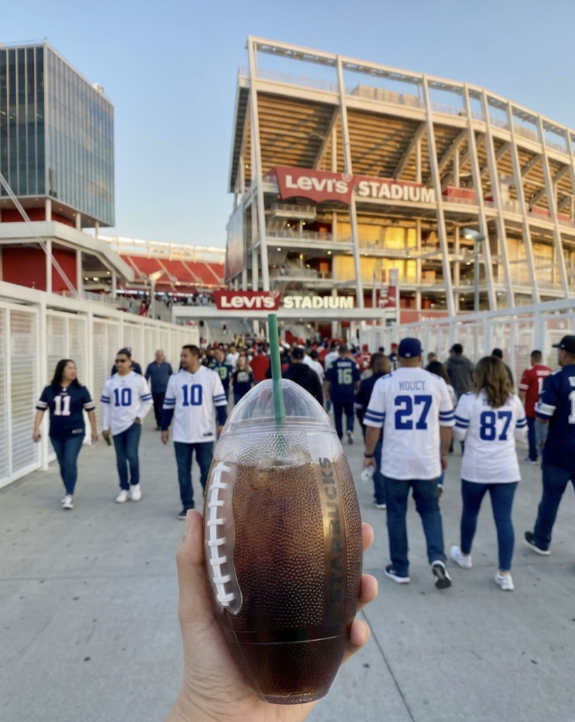 Como a Starbucks se infiltrou dentro do Super Bowl LX 2026 2 Captura de Tela 2026 02 11 as 22.30.10 1