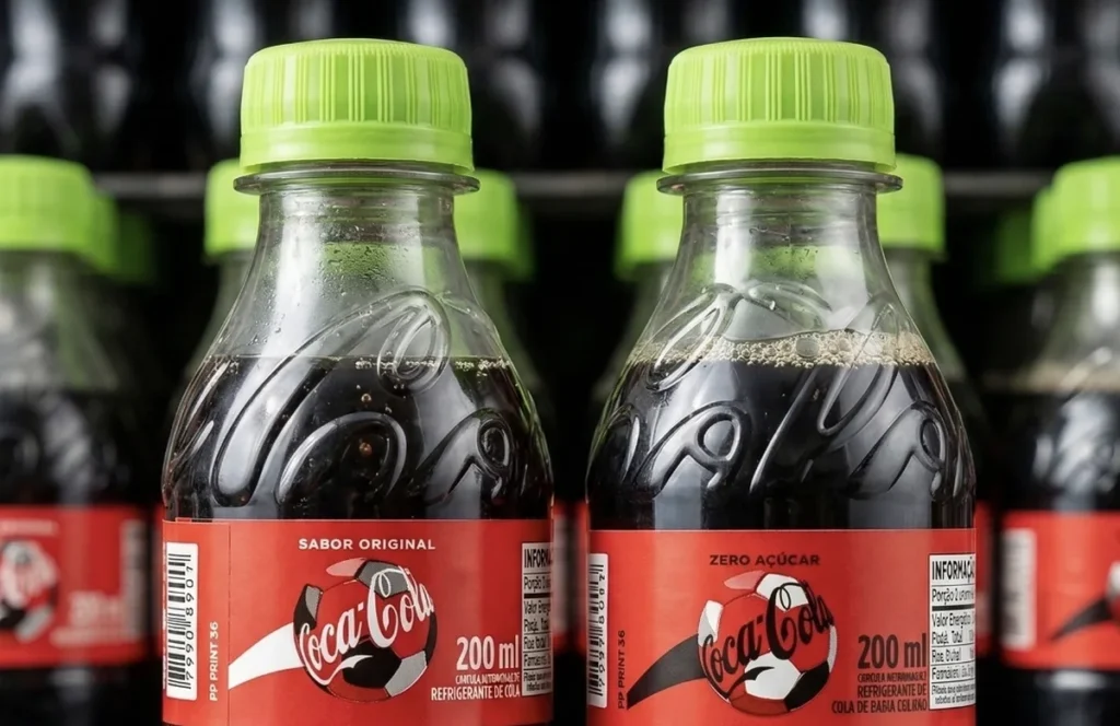 Coca-Cola está gerando confusão com a nova embalagem da Copa Coca-Cola está gerando confusão com a nova embalagem da Copa