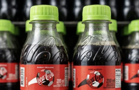 Coca-Cola está gerando confusão com a nova embalagem da Copa 275. coca cola embalagem copa mundo 2026