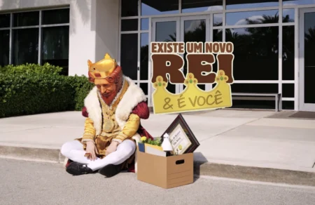 Burger King aposentou o seu mascote para dizer que “Você é o Novo Rei” 310. burger king mascote