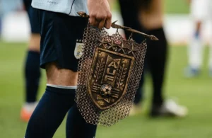 Nike faz flâmula da Seleção Uruguaia em formato de escudo Nike faz flâmula da Seleção Uruguaia em formato de escudo