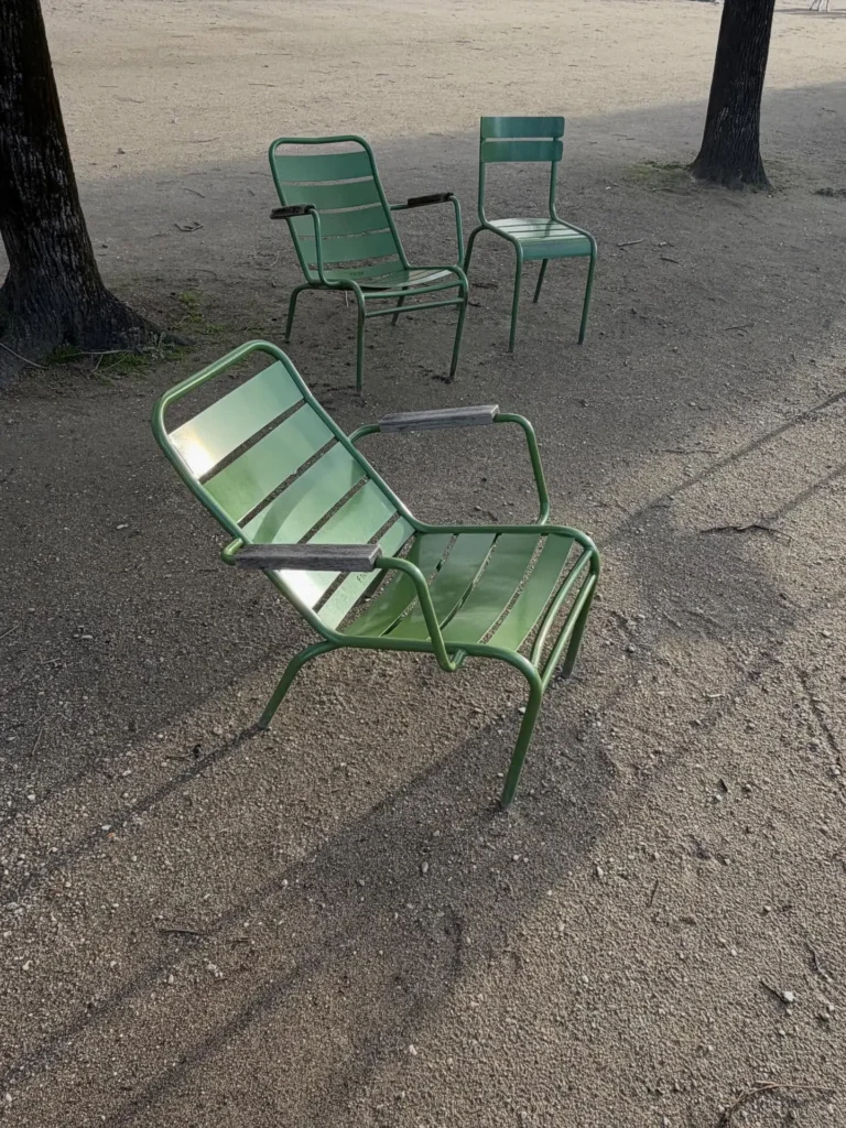 dior invitation chaise paris defile jonathan anderson 5.jpg