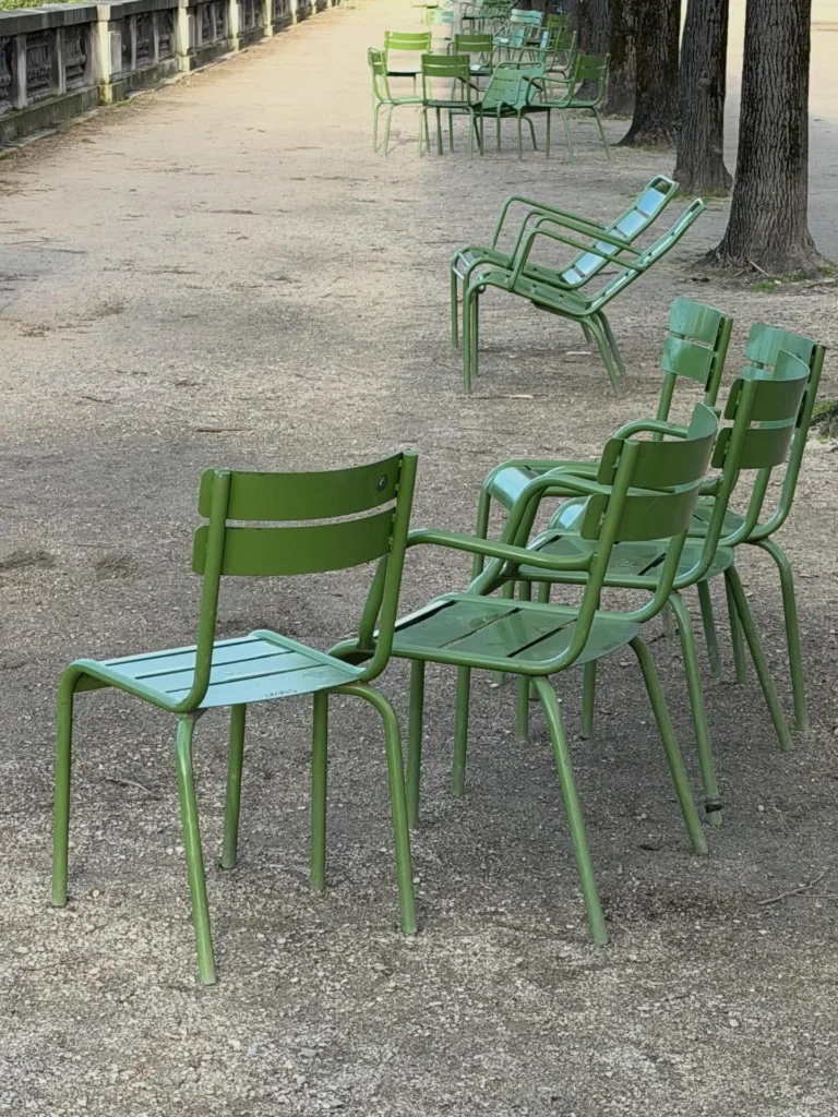 dior invitation chaise paris defile jonathan anderson 7.jpg