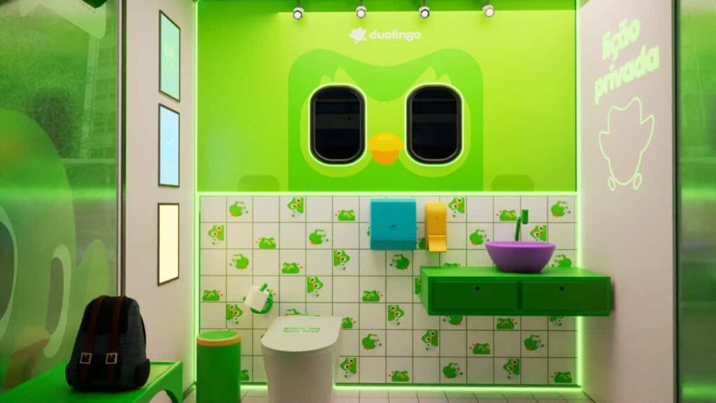 Lição Privada: Duolingo lança campanha para quem usa o celular no banheiro 3 duolingo licao de privada gkpb banner
