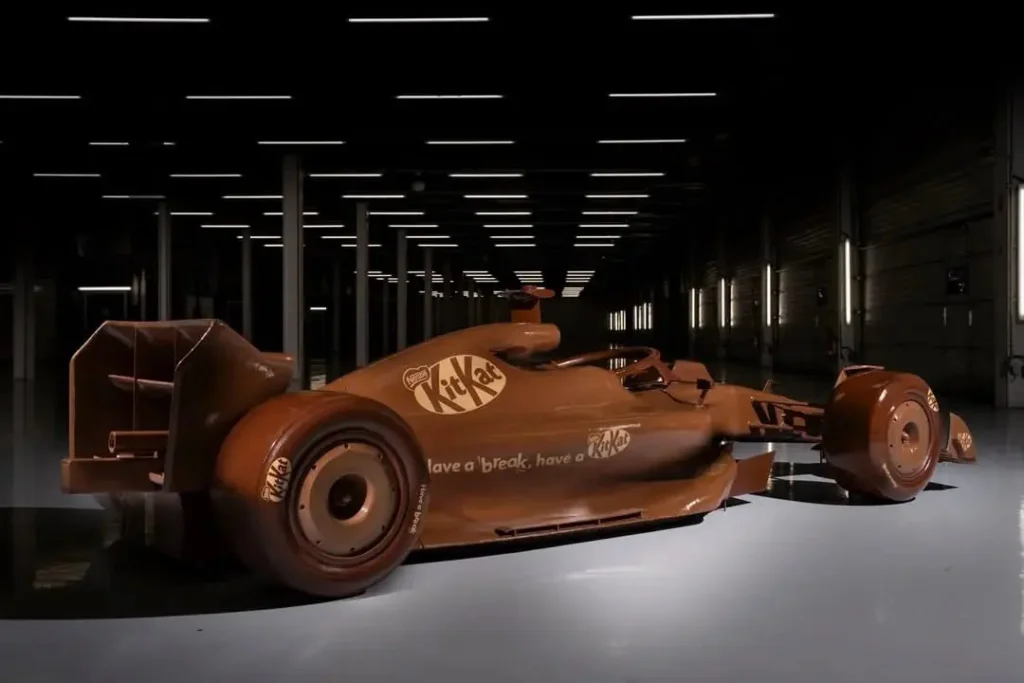 kitkat formule 1 voiture chocolat silverstone 4.jpeg