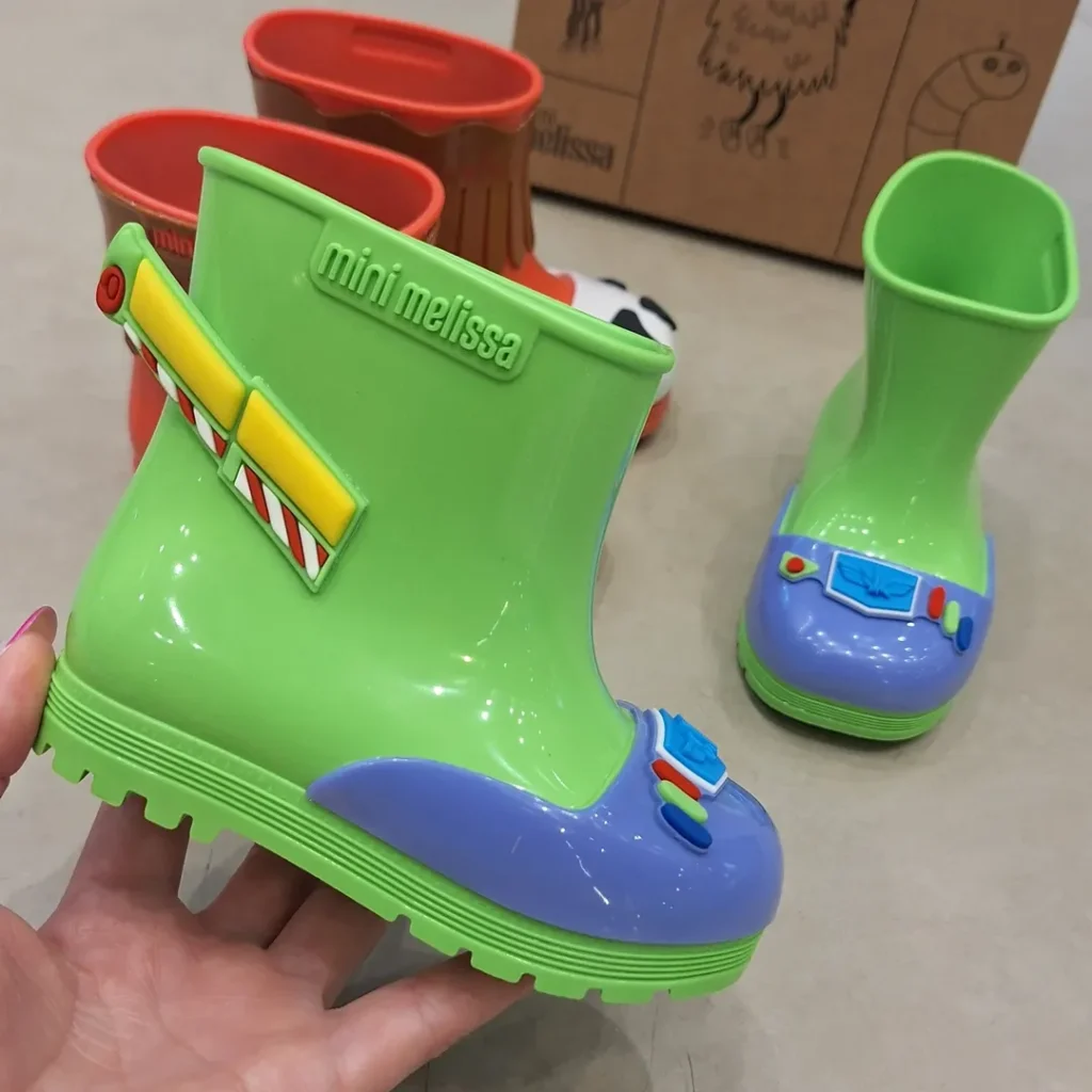 Melissa lança botas inspiradas em Toy Story 4 melissa toy story 1