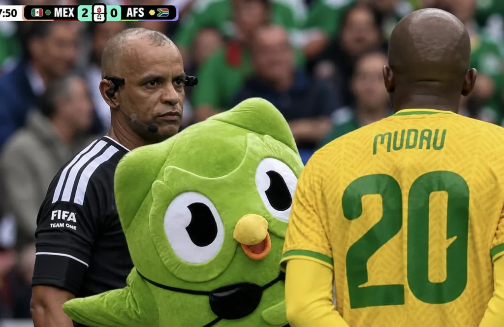Duolingo quer o árbitro Wilton Sampaio para sua nova campanha