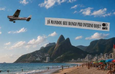 ANTI: Fintech Manda Bancos Tradicionais pro Inferno Grupo DUX lança ANTI, fintech para a economia criativa com campanha gravada em Hell, nos EUA, e ativações em SP e RJ.