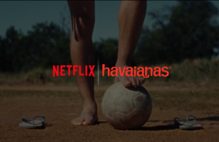 Havaianas e Netflix celebram o tricampeonato de 1970 com campanha Havaianas anuncia parceria com a Netflix para celebrar a minissérie Brasil 70: A Saga do Tri com campanha criada pela agência Galeria.