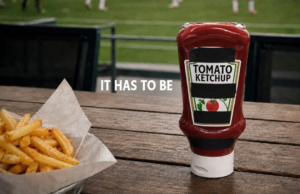 A FIFA cobriu as garrafas de Heinz nos estádios com fita preta. A Heinz Arabia e a Saatchi & Saatchi transformaram a censura em campanha criativa.