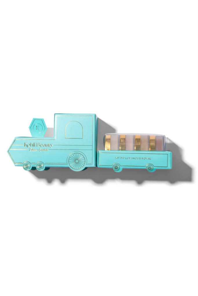 Kohll Beauty lança Trem Luminous Royal, edição limitada de pó compacto 1 Kohll Beauty lança Trem Luminous Royal, edição limitada com 4 tonalidades do Powder Luminous Royal Mini em design colecionável formato torre.