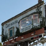 Netflix colocou uma pessoa de verdade dentro de um outdoor