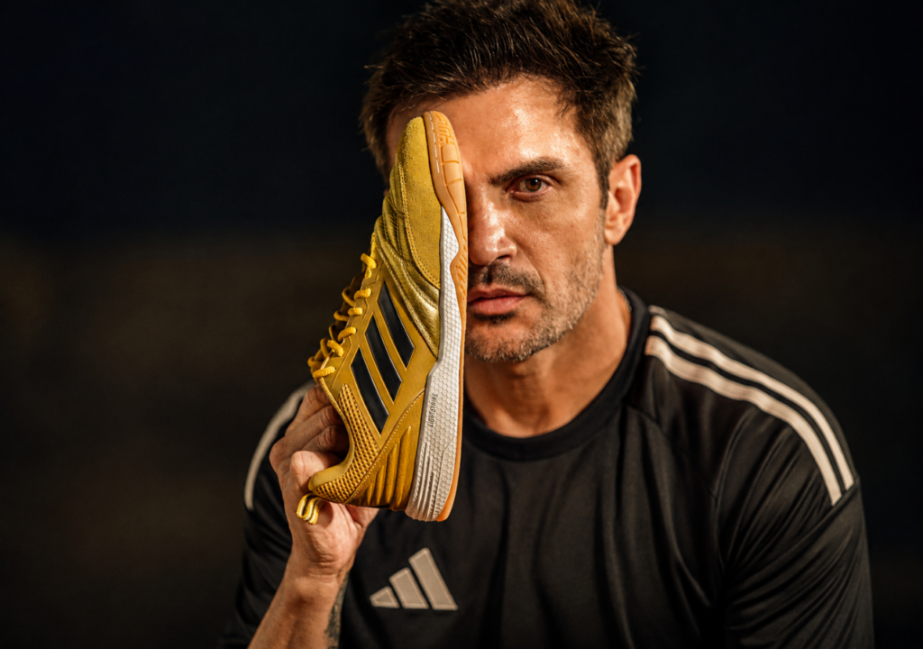 Adidas Quadra é 1º calçado da marca feito só para futsal Adidas Quadra é o primeiro calçado que a adidas cria só para futsal, com Falcão e inspirado nas quadras que formaram craques.