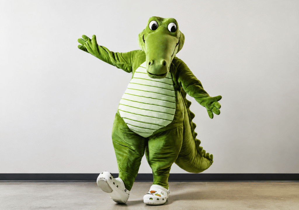 Crocs apresenta Niles como novo mascote 1 Crocs Niles ganha vida como mascote oficial da marca e terá conteúdos semanais, experiências presenciais e histórias próprias.