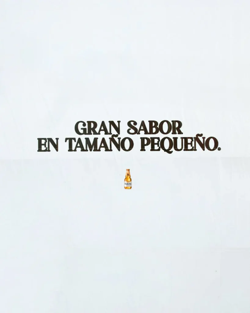 Cerveza Modelo usa garrafa com tamanho real em outdoor gigante 1 modelo modelito panneau geant mexico 2.jpg