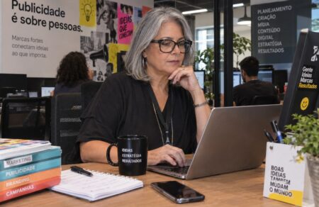 41% das mulheres 50+ não se veem na publicidade 41% das mulheres 50+ não se veem na publicidade