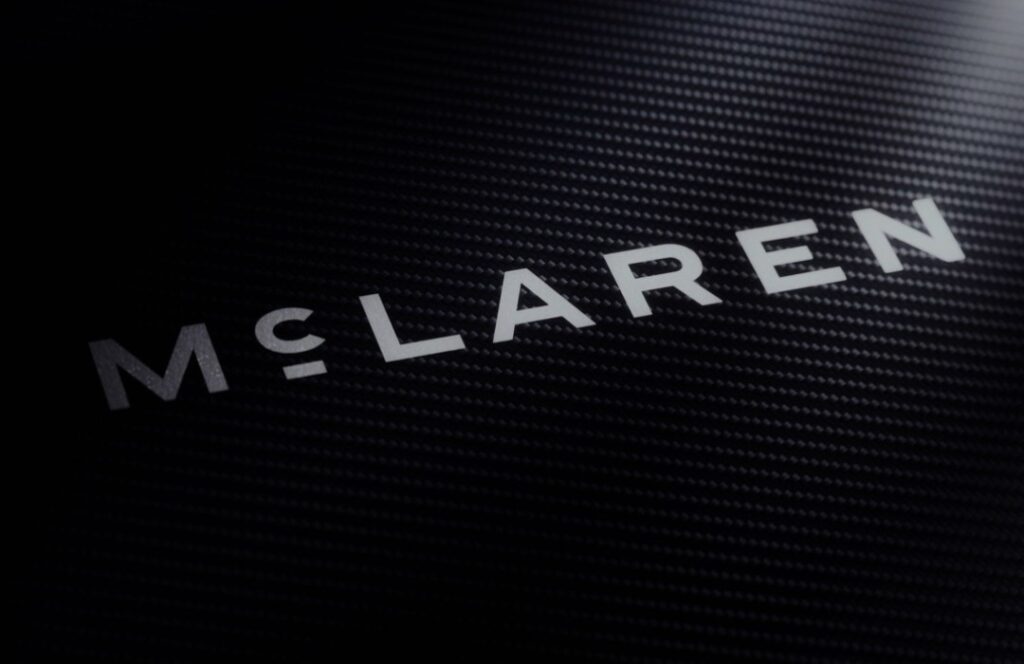McLaren mudou a sua identidade para algo mais minimalista McLaren mudou a sua identidade para algo mais minimalista