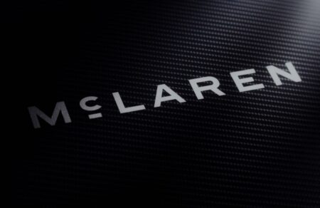 McLaren mudou a sua identidade para algo mais minimalista