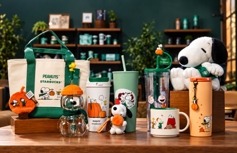 Starbucks e Peanuts anunciam coleção com 10 itens Starbucks e Peanuts anunciam coleção com 10 itens no Brasil e quatro Frappuccinos temáticos para cafeterias da América Latina e Caribe.