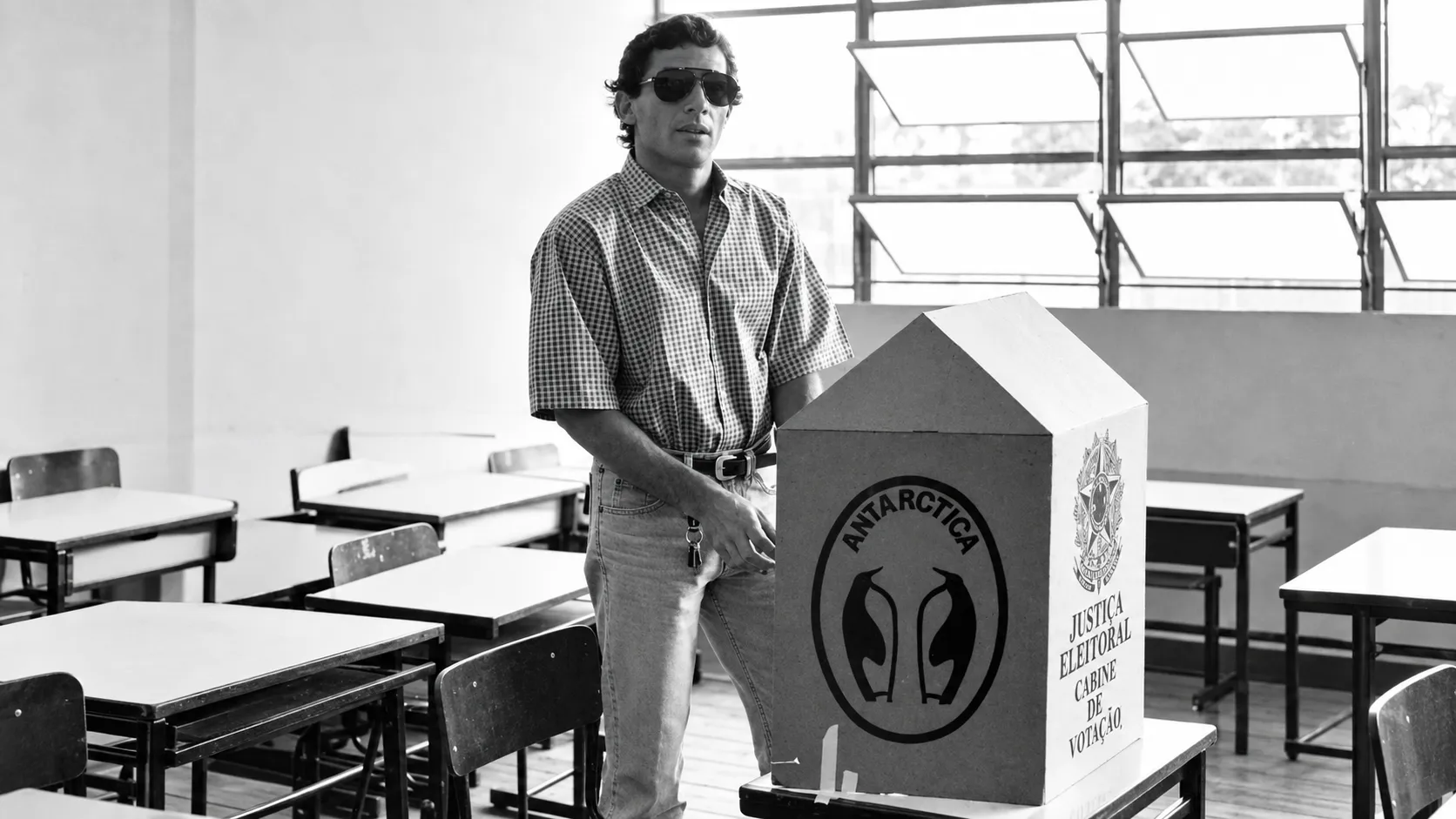 As cabines de votação já tiveram publicidade de marcas nos anos 80 7 Ayrton Senna na cabine Antarctica 1