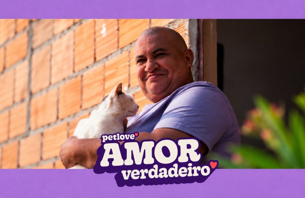 Petlove faz publi com homem que viajou para conhecer mulher de IA Petlove faz publi com homem que viajou para encontrar mulher criada por IA