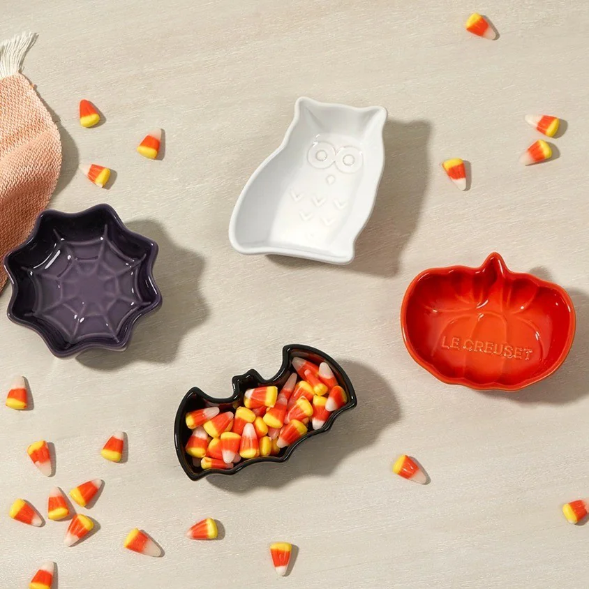Le Creuset lança linha de Halloween com panela de morcegos e abóbora 3 Set de mini pratos do Halloween da Le Creuset