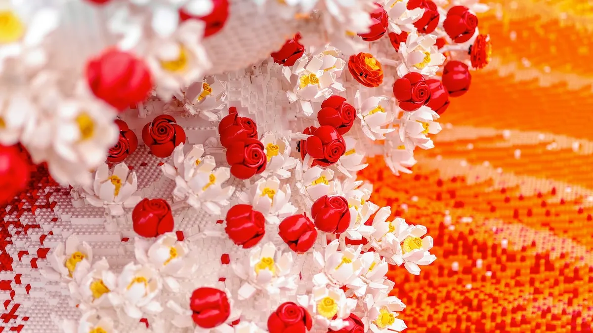 LEGO constrói onda gigante com 380 mil flores em Xangai 3 lego wave shanghai 3