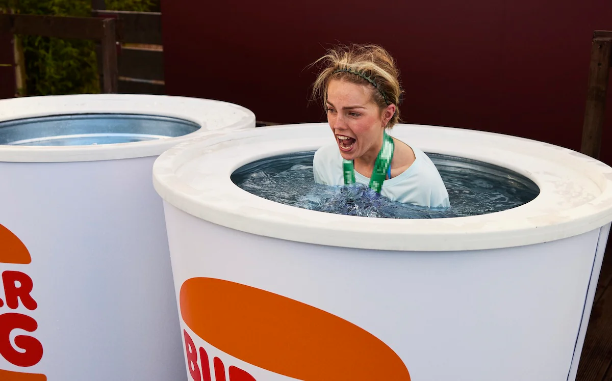Burger King coloca corredores de maratona em copos gigantes