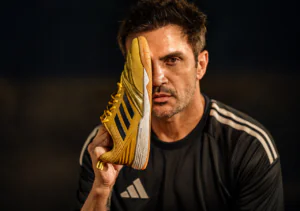 Adidas Quadra é 1º calçado da marca feito só para futsal Adidas Quadra é o primeiro calçado que a adidas cria só para futsal, com Falcão e inspirado nas quadras que formaram craques.