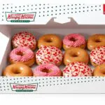 capa melhorada krispy kreme lanca donuts morango cravejado em edicao limita 1789675392491 1200