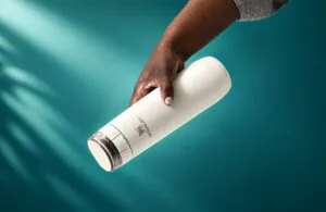 Stanley lança FlowState Spring por R$ 329 Stanley lança a FlowState Spring no Brasil por R$ 329, com capacidade de 591 ml, trava contra vazamentos e conservação por até 35 horas.