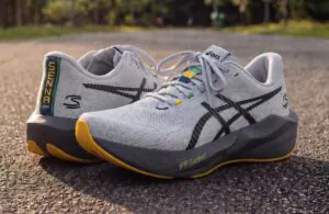 ASICS Senna: Novablast 6 homenageia Interlagos
