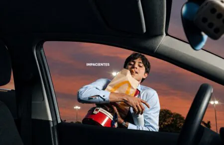 Campanha do McDonald’s mostra clientes impacientes Campanha do McDonald's mostra clientes impacientes