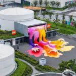 LEGO constrói onda gigante com 380 mil flores em Xangai