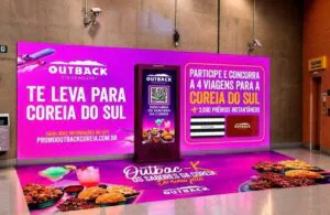 Outback vira Outbac-K e leva K-pop ao metrô de SP