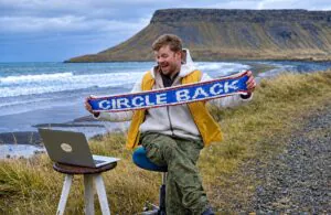Visit Iceland lança AI Knittaker para reuniões online sem propósito Visit Iceland lança AI Knittaker para reuniões online sem propósito